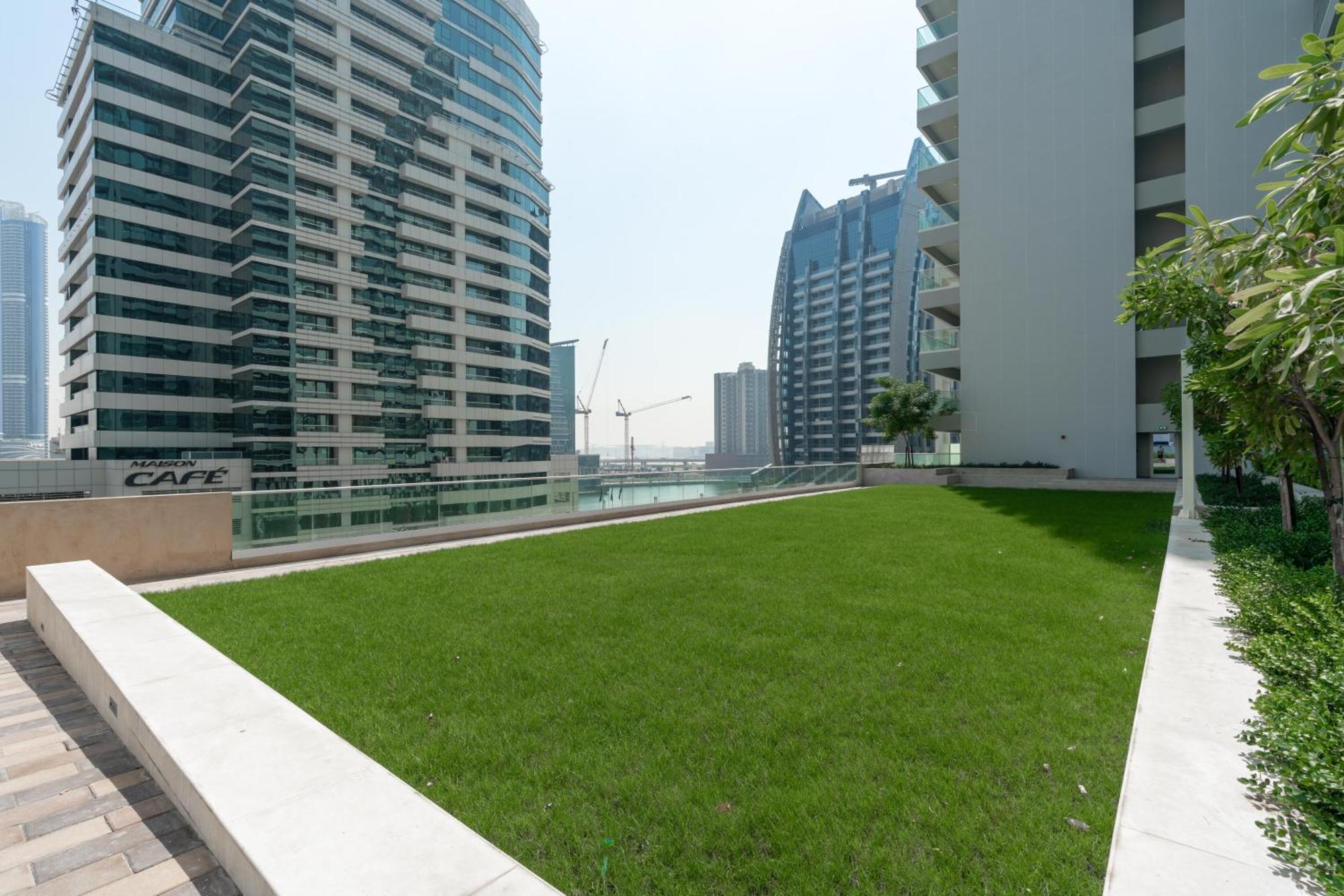 Delightful 2Br Apartment At Reva Residences Dubai Exteriör bild